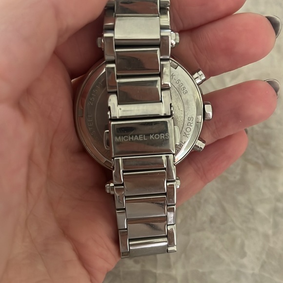 Michael Kors Watch - Picture 3 of 3